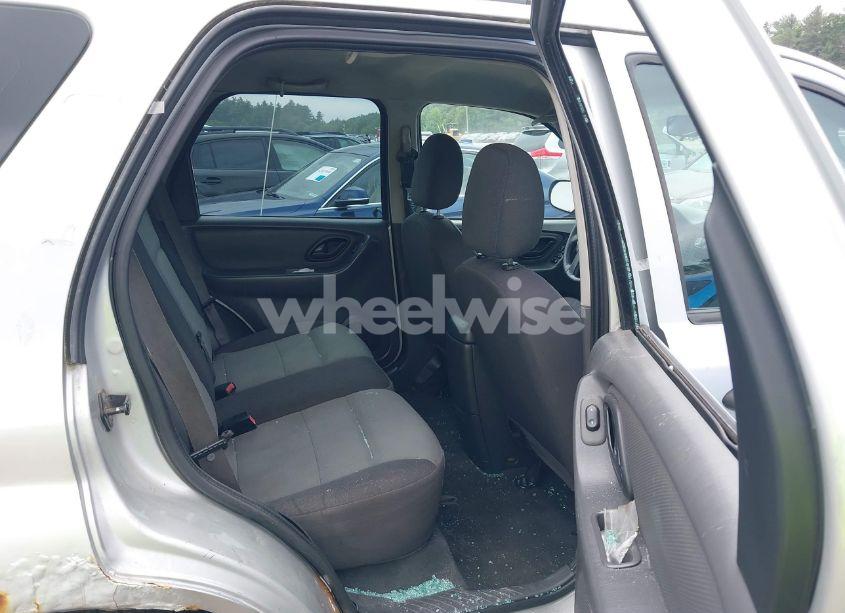 Photo 8 of 2005 Ford Escape XLS (VIN 1FMYU92Z35KC10851)