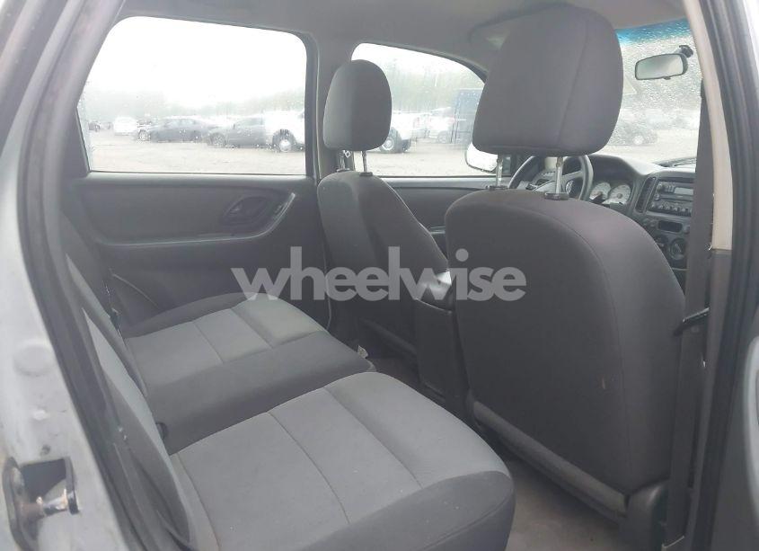 Photo 8 of 2005 Ford Escape XLS (VIN 1FMYU92Z45KA36384)