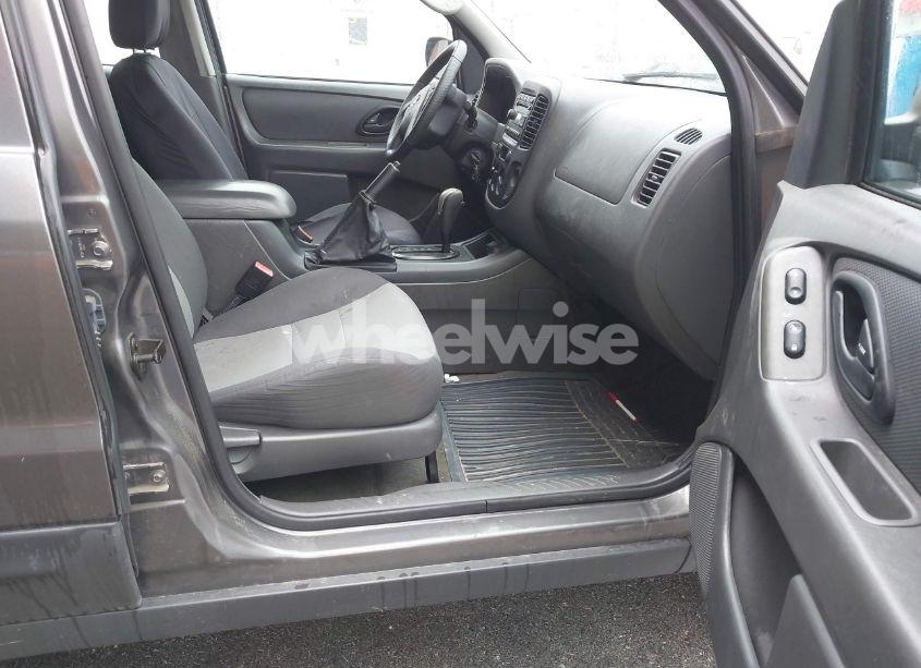 Photo 5 of 2006 Ford Escape XLS/XLS MANUAL (VIN 1FMYU92Z46KD48075)