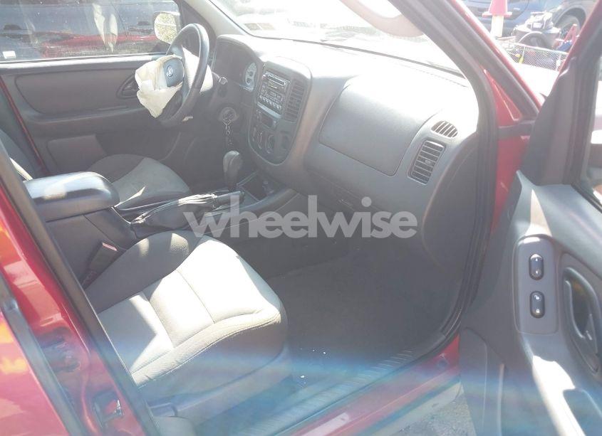 Photo 5 of 2005 Ford Escape XLS (VIN 1FMYU92Z65DA19297)