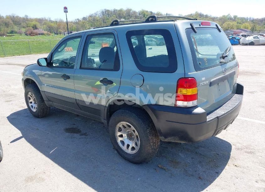 Photo 3 of 2005 Ford Escape XLS (VIN 1FMYU92Z75DA03268)