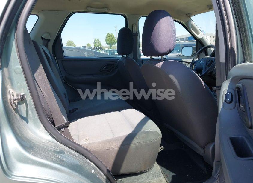 Photo 8 of 2005 Ford Escape XLS (VIN 1FMYU92Z75DA03268)