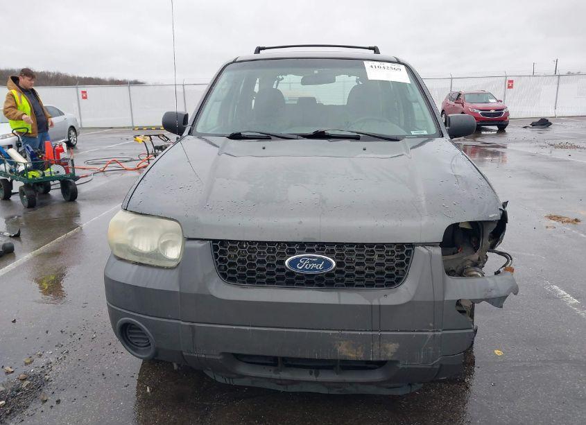 Photo 13 of 2005 Ford Escape XLS (VIN 1FMYU92Z75KA76006)