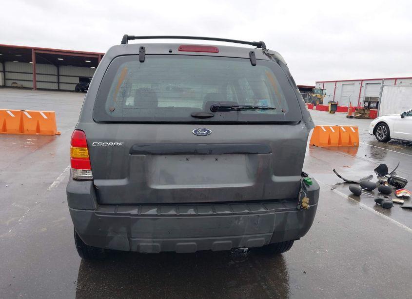 Photo 17 of 2005 Ford Escape XLS (VIN 1FMYU92Z75KA76006)