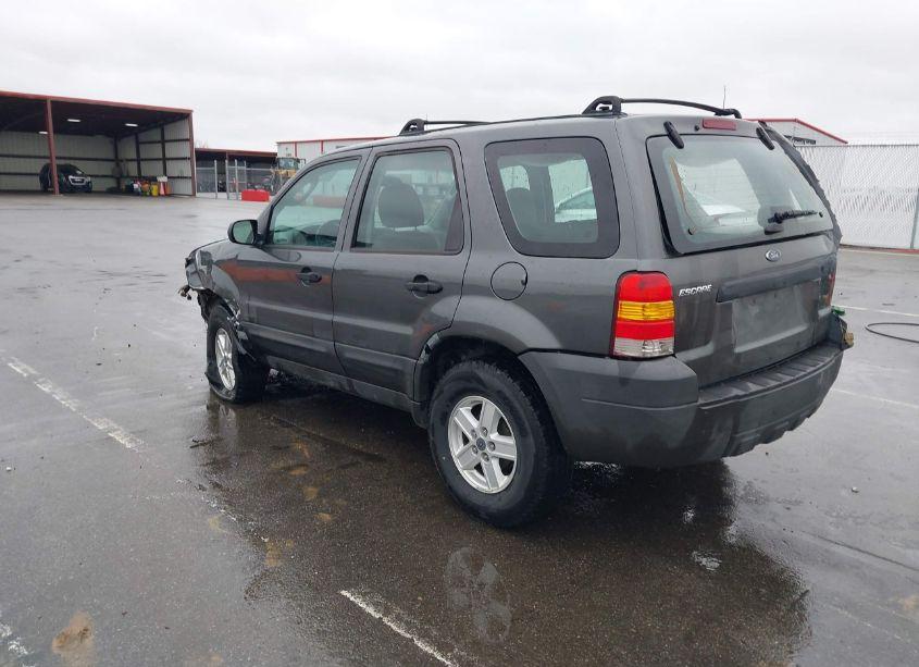 Photo 3 of 2005 Ford Escape XLS (VIN 1FMYU92Z75KA76006)