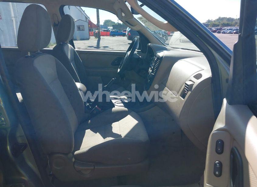 Photo 5 of 2005 Ford Escape XLS (VIN 1FMYU92Z75KA80475)