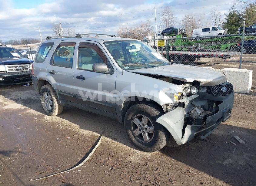 Photo 13 of 2005 Ford Escape XLS (VIN 1FMYU92Z95KB15985)