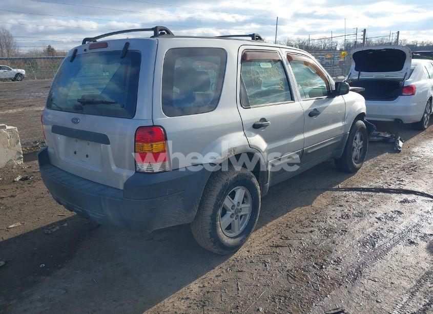 Photo 4 of 2005 Ford Escape XLS (VIN 1FMYU92Z95KB15985)