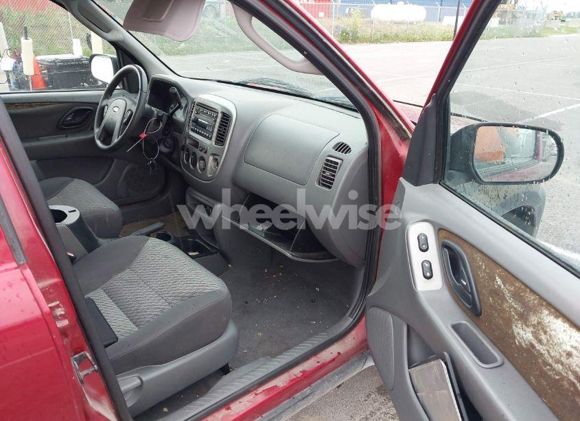 Photo 5 of 2003 Ford Escape XLT (VIN 1FMYU93103KA03842)