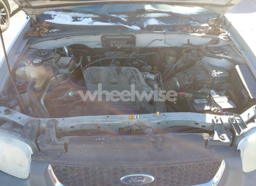 Photo 10 of 2003 Ford Escape XLT (VIN 1FMYU93103KE04033)