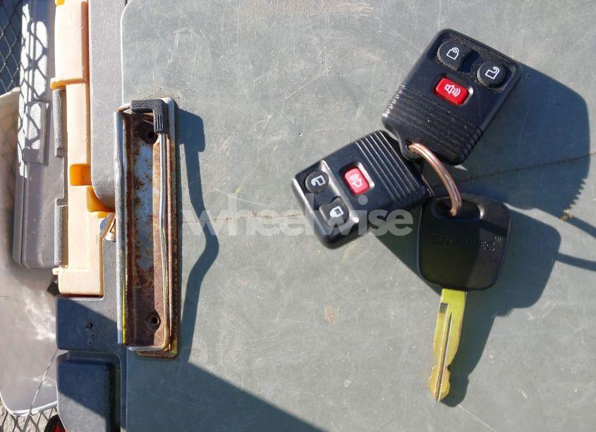 Photo 11 of 2003 Ford Escape XLT (VIN 1FMYU93103KE04033)