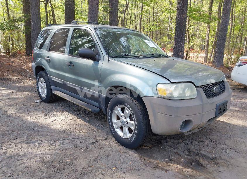 2005 Ford Escape XLT (VIN 1FMYU93105DA09261) main photo