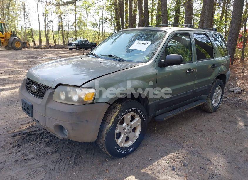Photo 2 of 2005 Ford Escape XLT (VIN 1FMYU93105DA09261)