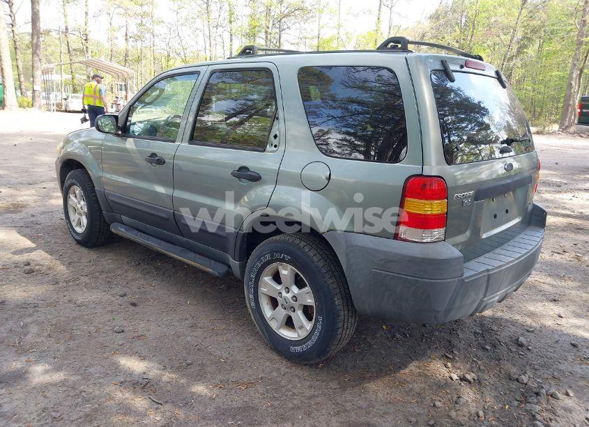 Photo 3 of 2005 Ford Escape XLT (VIN 1FMYU93105DA09261)