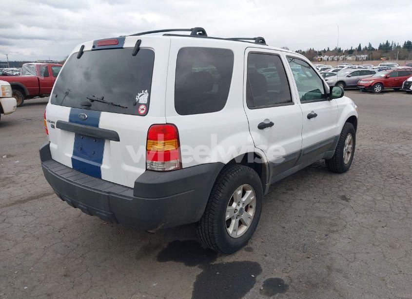 Photo 4 of 2005 Ford Escape XLT (VIN 1FMYU93105KA75028)