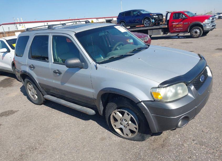 2005 Ford Escape XLT (VIN 1FMYU93105KB20890) main photo