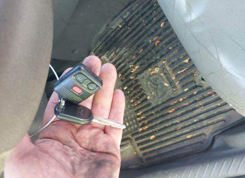 Photo 11 of 2005 Ford Escape XLT (VIN 1FMYU93105KB20890)