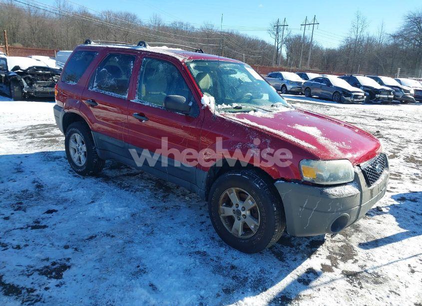 2005 Ford Escape XLT (VIN 1FMYU93105KB75419) main photo