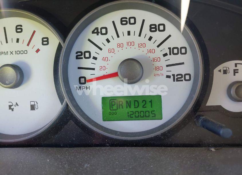 Photo 15 of 2005 Ford Escape XLT (VIN 1FMYU93105KB75419)