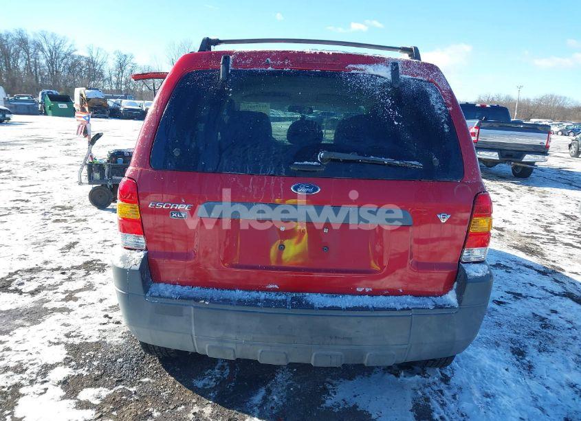 Photo 16 of 2005 Ford Escape XLT (VIN 1FMYU93105KB75419)