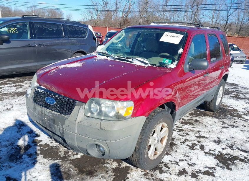 Photo 2 of 2005 Ford Escape XLT (VIN 1FMYU93105KB75419)