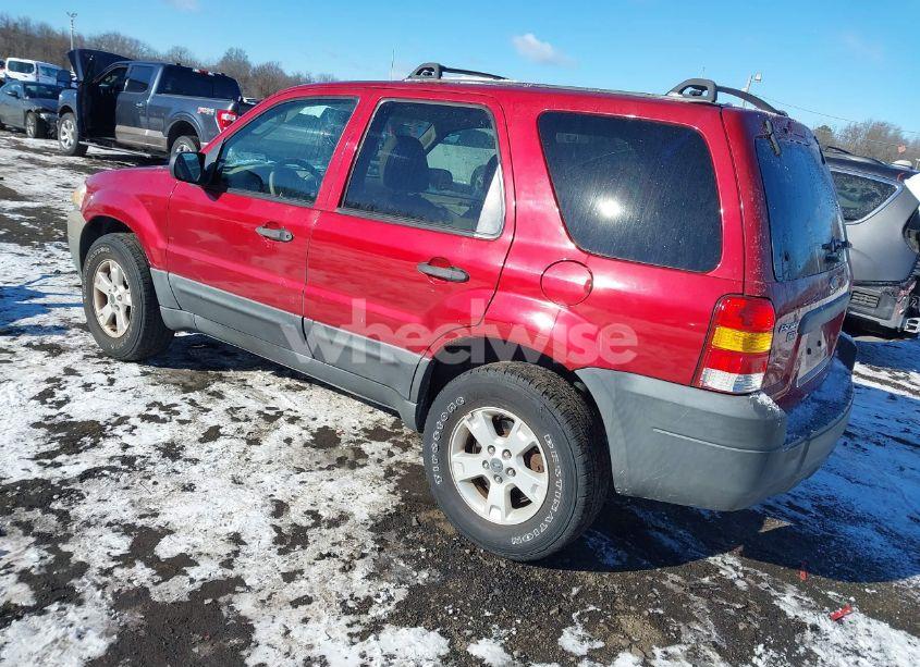 Photo 3 of 2005 Ford Escape XLT (VIN 1FMYU93105KB75419)