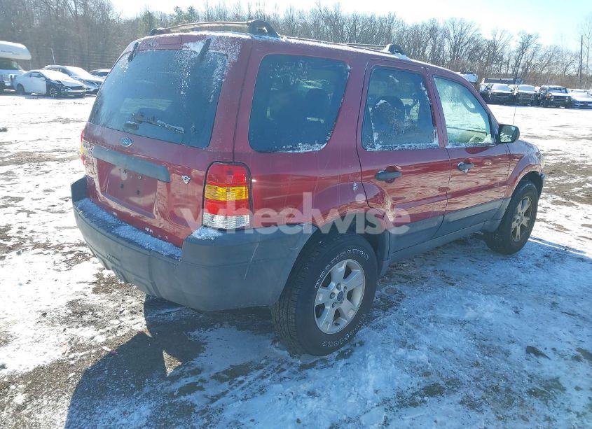 Photo 4 of 2005 Ford Escape XLT (VIN 1FMYU93105KB75419)