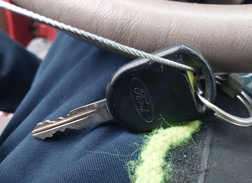 Photo 11 of 2006 Ford Escape XLT/XLT SPORT (VIN 1FMYU93106KD17687)