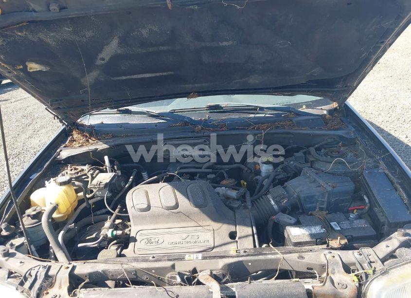 Photo 10 of 2003 Ford Escape XLT (VIN 1FMYU93113KC18744)