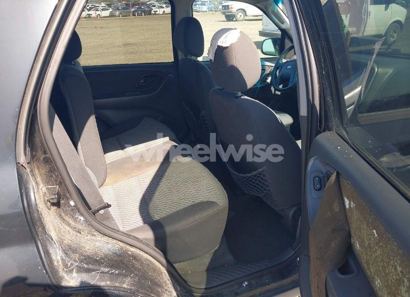 Photo 8 of 2003 Ford Escape XLT (VIN 1FMYU93113KC18744)