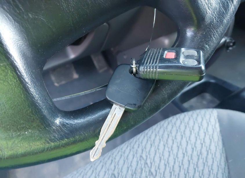 Photo 11 of 2004 Ford Escape XLT (VIN 1FMYU93114KB42606)