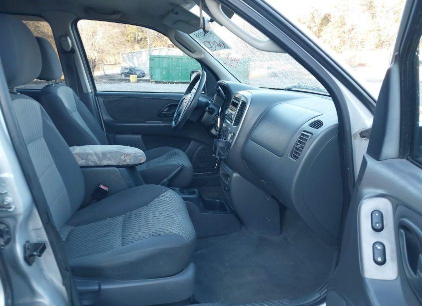 Photo 5 of 2004 Ford Escape XLT (VIN 1FMYU93114KB42606)