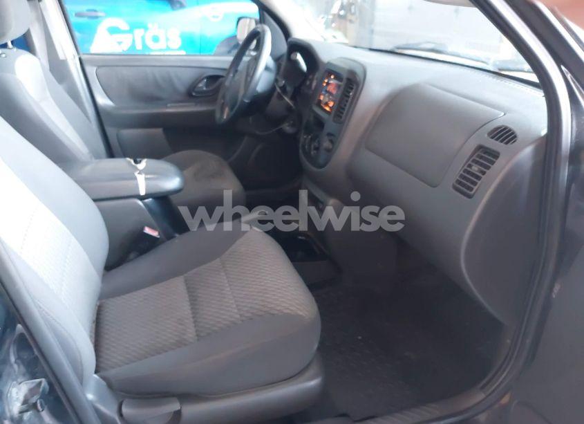 Photo 5 of 2004 Ford Escape XLT (VIN 1FMYU93114KB49698)