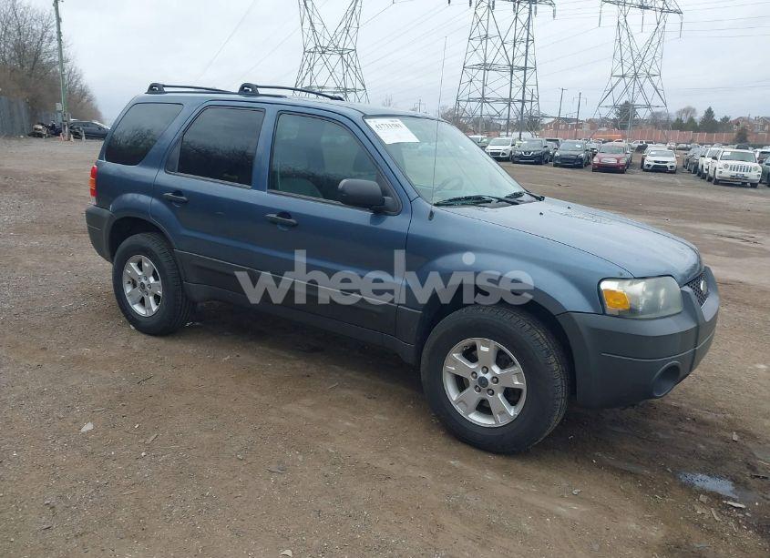 2005 Ford Escape XLT (VIN 1FMYU93115KA08907) main photo