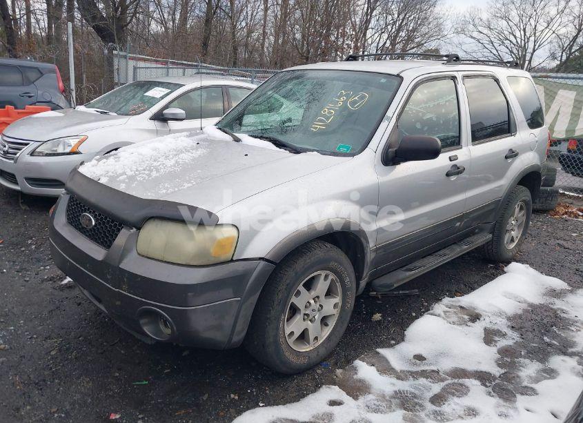Photo 2 of 2005 Ford Escape XLT (VIN 1FMYU93115KB07405)