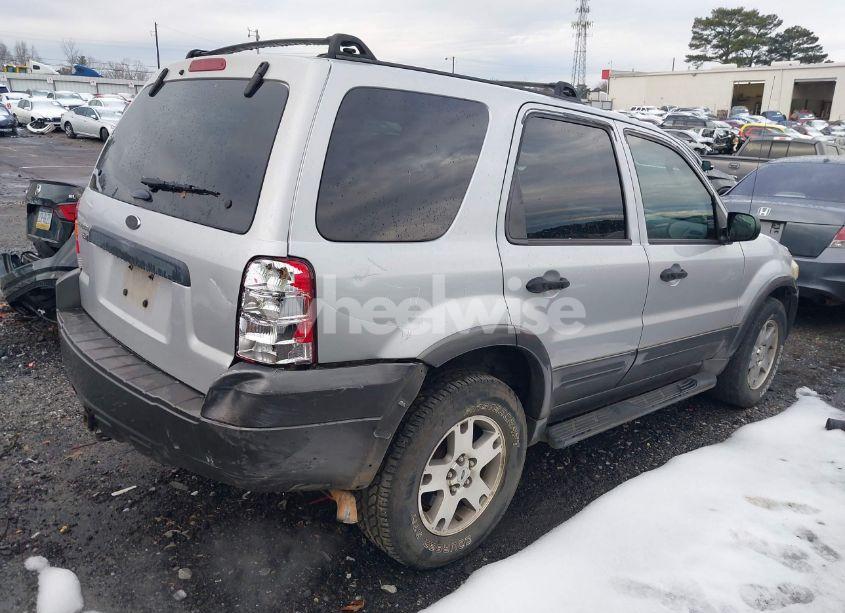Photo 4 of 2005 Ford Escape XLT (VIN 1FMYU93115KB07405)