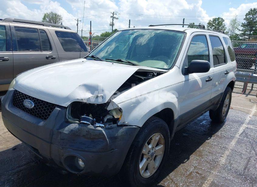 Photo 2 of 2005 Ford Escape XLT (VIN 1FMYU93125DA22612)