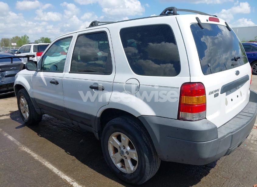 Photo 3 of 2005 Ford Escape XLT (VIN 1FMYU93125DA22612)