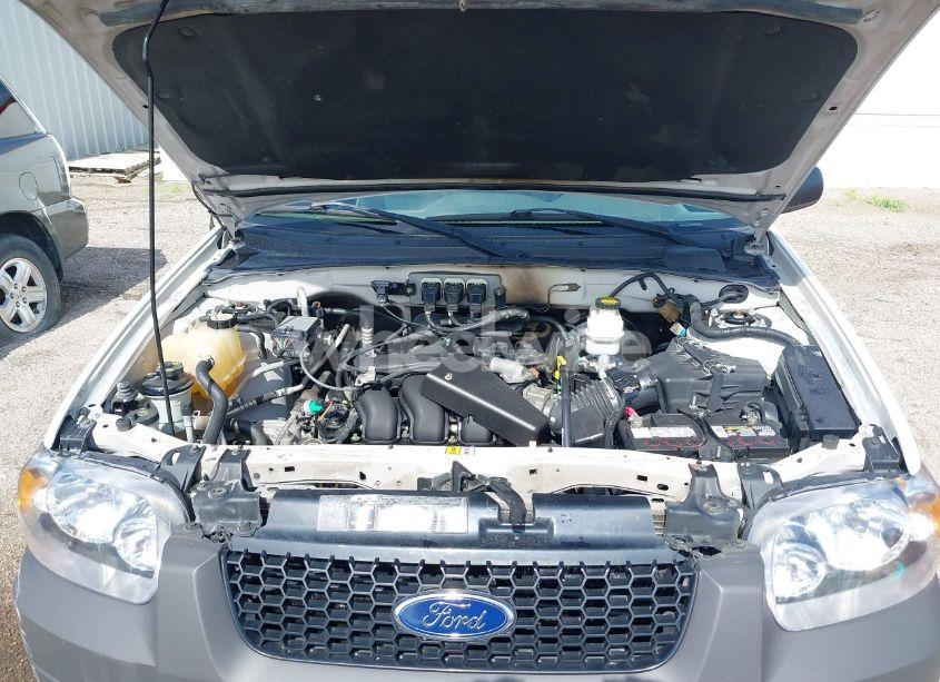 Photo 10 of 2005 Ford Escape XLT (VIN 1FMYU93125KA69876)