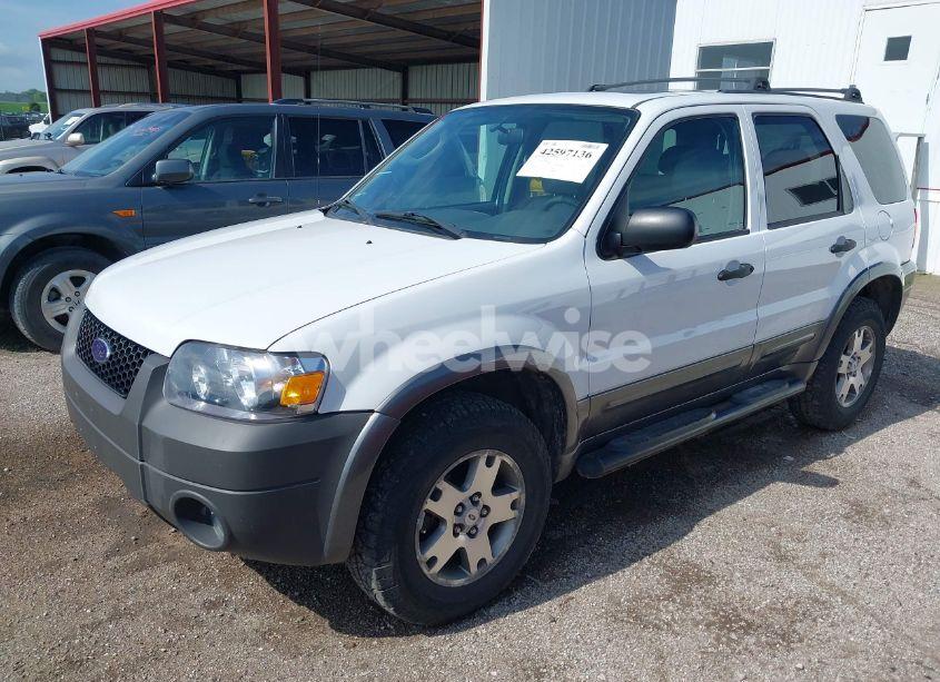 Photo 2 of 2005 Ford Escape XLT (VIN 1FMYU93125KA69876)
