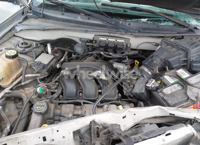 Photo 10 of 2005 Ford Escape XLT (VIN 1FMYU93125KB21037)