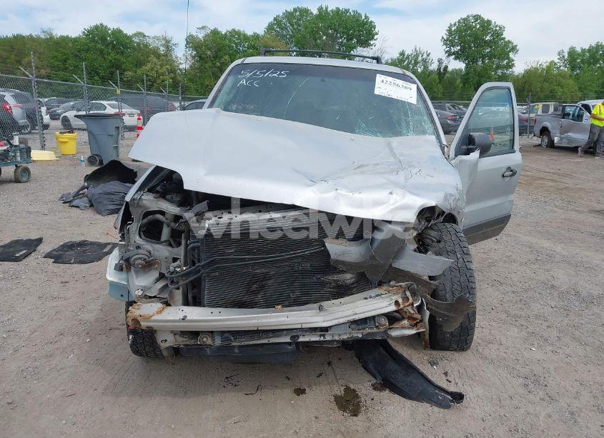 Photo 13 of 2005 Ford Escape XLT (VIN 1FMYU93125KB21037)