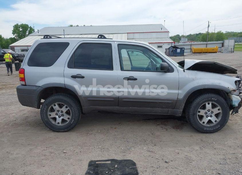 Photo 14 of 2005 Ford Escape XLT (VIN 1FMYU93125KB21037)