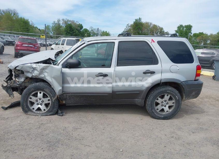 Photo 15 of 2005 Ford Escape XLT (VIN 1FMYU93125KB21037)