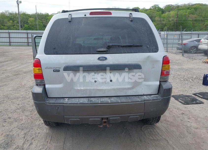 Photo 17 of 2005 Ford Escape XLT (VIN 1FMYU93125KB21037)