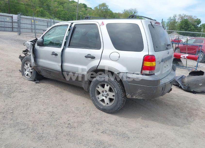 Photo 3 of 2005 Ford Escape XLT (VIN 1FMYU93125KB21037)