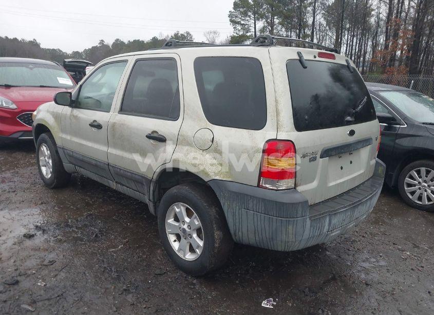 Photo 3 of 2005 Ford Escape XLT (VIN 1FMYU93125KC70497)