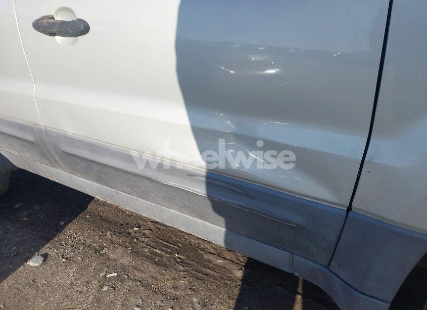 Photo 6 of 2005 Ford Escape XLT (VIN 1FMYU93125KC70497)