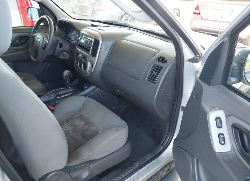 Photo 5 of 2006 Ford Escape XLT/XLT SPORT (VIN 1FMYU93126KD03323)