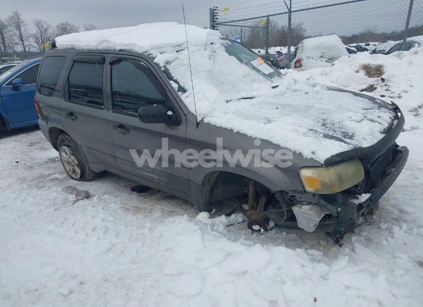 2005 Ford Escape XLT (VIN 1FMYU93135DA16740) main photo